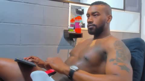 Snapshot of tafari_1 chatting on January 4, 12:59 am Tafari Zulu online show from January 4, 12:59 am