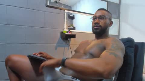 Snapshot of tafari_1 chatting on January 4, 4:33 am Tafari Zulu online show from January 4, 4:33 am