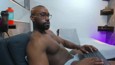 Snapshot of tafari_1 chatting on February 25, 1:30 am Tafari Zulu online show from February 25, 1:30 am