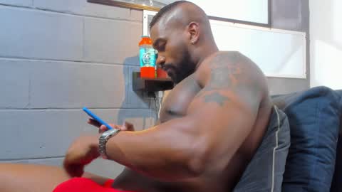 Snapshot of tafari_1 chatting on February 6, 11:48 pm Tafari Zulu online show from February 6, 11:48 pm