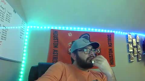Snapshot of taintnuzzler_13 chatting on February 3, 8:57 am TaintNuzzler online show from February 3, 8:57 am