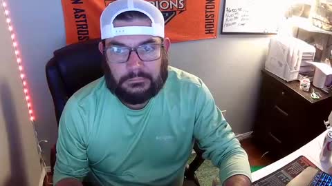 TaintNuzzler online show from September 28, 8:12 am