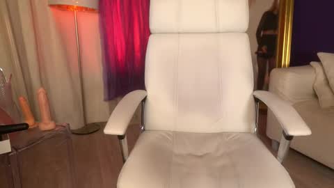 Margo online show from September 11, 6:09 pm