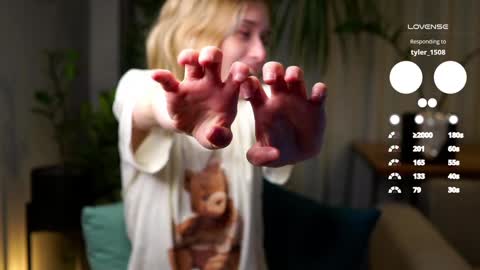Mia online show from February 1, 12:15 pm