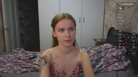 taiti_fox_cub online show from May 28, 4:16 pm
