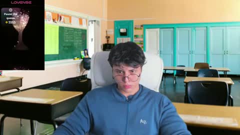 Snapshot of talkingthom chatting on February 18, 2:59 pm thomas online show from February 18, 2:59 pm
