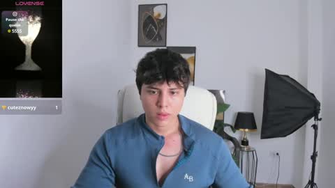 Snapshot of talkingthom chatting on February 19, 12:03 am thomas online show from February 19, 12:03 am