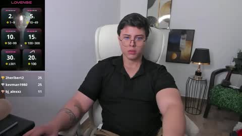 Snapshot of talkingthom chatting on January 22, 5:26 am thomas online show from January 22, 5:26 am