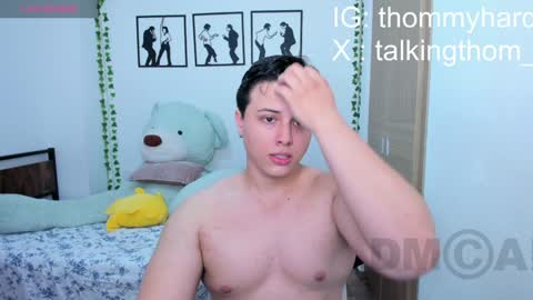 Snapshot of talkingthom chatting on December 29, 2:49 am thomas online show from December 29, 2:49 am