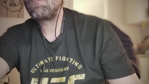 Snapshot of tallboy77eu chatting on January 12, 1:00 am Aligator online show from January 12, 1:00 am