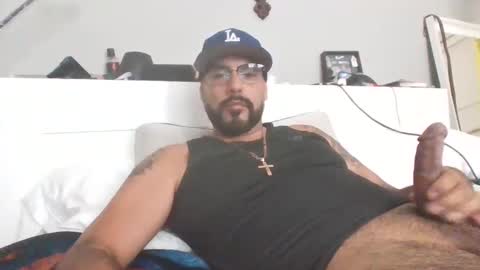 Snapshot of talllatino310 chatting on September 10, 8:54 pm talllatino310 online show from September 10, 8:54 pm