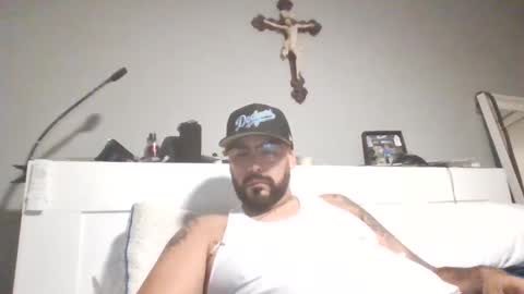 Snapshot of talllatino310 chatting on September 18, 9:24 am talllatino310 online show from September 18, 9:24 am