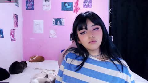 Alejandra Independent model online show from December 10, 9:55 am