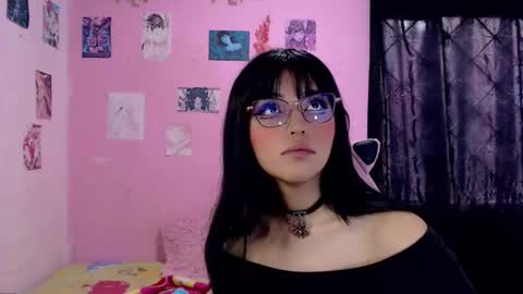 Alejandra Independent model online show from February 26, 2:05 pm