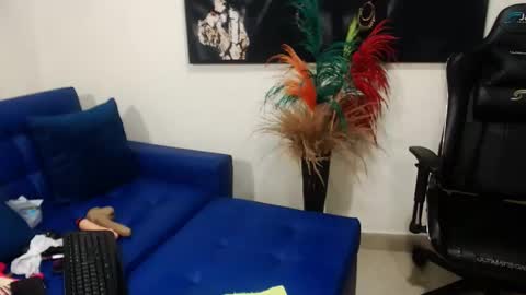 Snapshot of tamara_luaren chatting on February 25, 8:11 pm Tamara online show from February 25, 8:11 pm