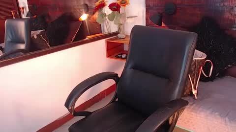 Snapshot of tamara_sanz1 chatting on March 2, 5:36 pm online show from March 2, 5:36 pm