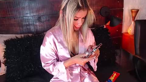 Snapshot of tamara_sanz1 chatting on February 17, 5:34 pm online show from February 17, 5:34 pm