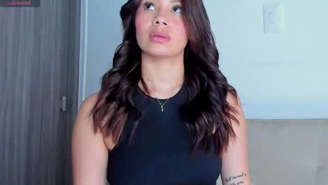 TAMARA SERRA online show from October 18, 8:02 pm