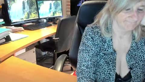 Snapshot of tammy4camfun chatting on February 10, 8:31 am Tammy online show from February 10, 8:31 am