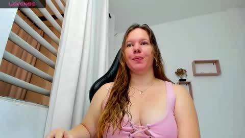 Snapshot of tamy_shine87 chatting on February 16, 12:52 am Im Samy online show from February 16, 12:52 am