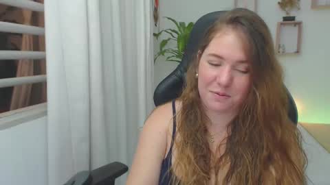 Snapshot of tamy_shine87 chatting on December 14, 1:38 am Im Samy online show from December 14, 1:38 am
