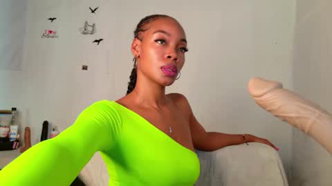 tamylynn online show from March 17, 9:09 pm