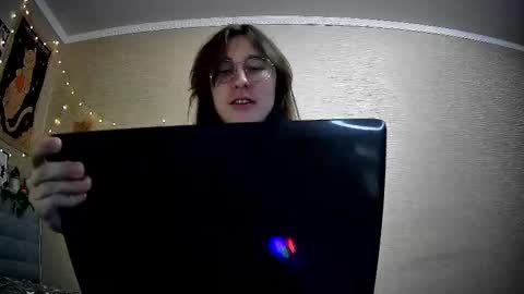 Snapshot of tangerine4dreams chatting on February 9, 7:48 am Milena Kuprianova online show from February 9, 7:48 am