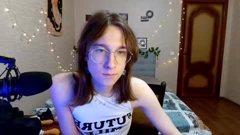 Snapshot of tangerine4dreams chatting on February 12, 12:33 pm Milena Kuprianova online show from February 12, 12:33 pm