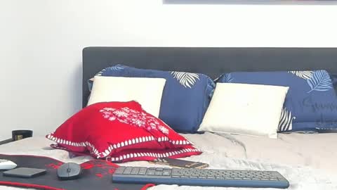 taniaforbs online show from December 3, 8:11 pm