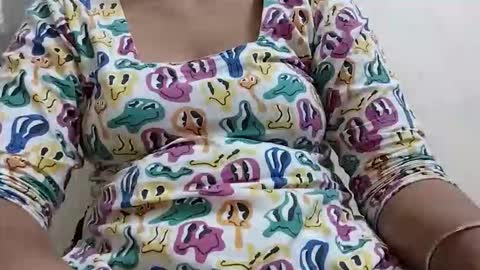 taniya_roy4628 online show from May 26, 12:00 pm
