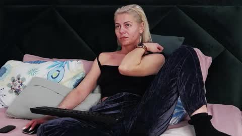 tanyaGrey online show from March 5, 7:50 am