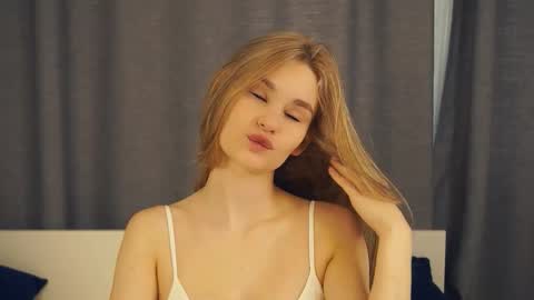 Naomi online show from September 12, 7:10 am