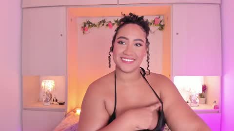 Snapshot of tarawiilson_ chatting on September 13, 5:21 am T A R A online show from September 13, 5:21 am
