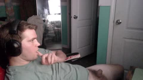 Snapshot of tarus333 chatting on September 24, 7:26 am tarus333 online show from September 24, 7:26 am