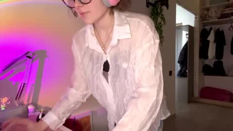 Darlin online show from February 11, 1:09 am