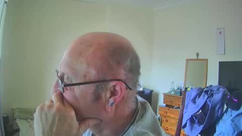 Tas online show from March 24, 11:05 am