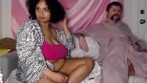Snapshot of tasteekitty chatting on February 1, 6:32 am Tastee Kitty online show from February 1, 6:32 am