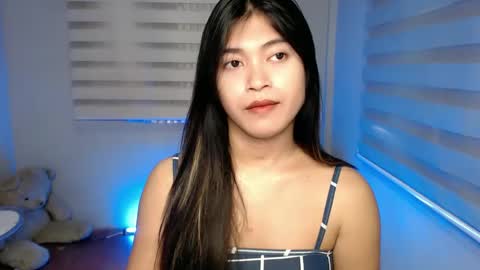 Snapshot of tasteofinnocent69 chatting on January 19, 5:48 am online show from January 19, 5:48 am