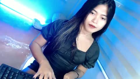 Snapshot of tasteofinnocent69 chatting on January 17, 6:15 am online show from January 17, 6:15 am