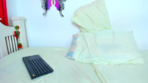 Snapshot of tasty_alan_ chatting on February 14, 1:45 am tasty_alan_ online show from February 14, 1:45 am