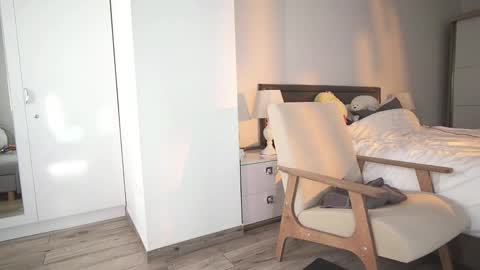 RHEA  pronanciation like Reya   online show from October 30, 9:43 am