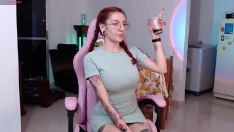 Snapshot of tastymeli8 chatting on February 18, 4:15 am Meli online show from February 18, 4:15 am