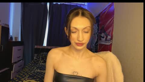 tatika_williams online show from March 7, 11:43 am