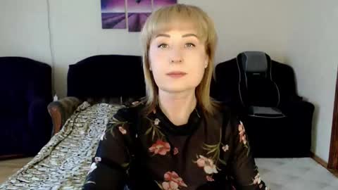 Snapshot of tattease chatting on September 15, 11:33 am Tattease online show from September 15, 11:33 am