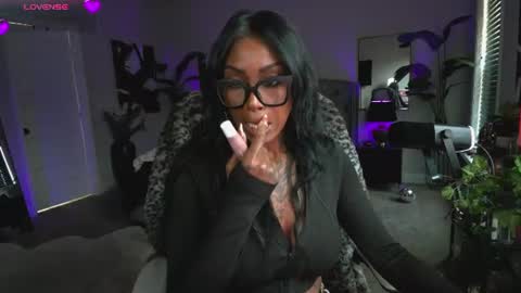 Tatted Queen online show from June 29, 8:19 pm