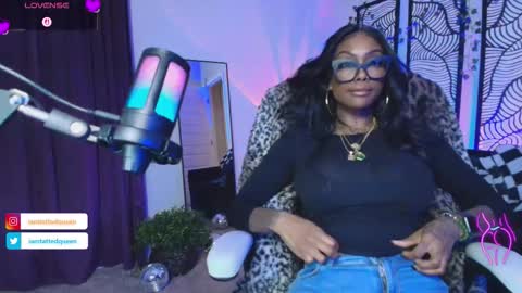 Tatted Queen online show from November 10, 4:37 am