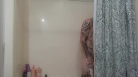 Snapshot of tattoo3333 chatting on February 12, 12:58 am tattoo3333 online show from February 12, 12:58 am