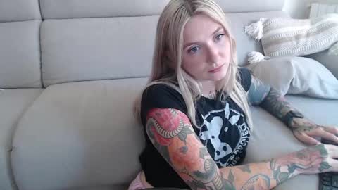 tattoobbgirl online show from September 20, 2:20 pm