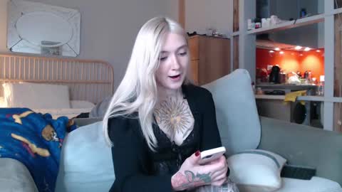 tattoobbgirl online show from February 8, 5:50 pm