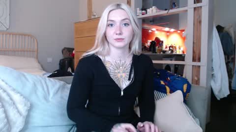 tattoobbgirl online show from February 21, 5:20 pm